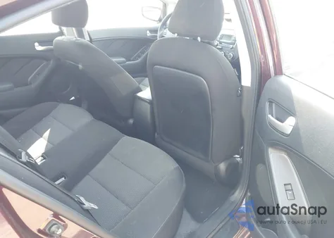 2018 Kia Forte Lx z USA, uszkodzony, nr VIN 3KPFK4A70JE169838